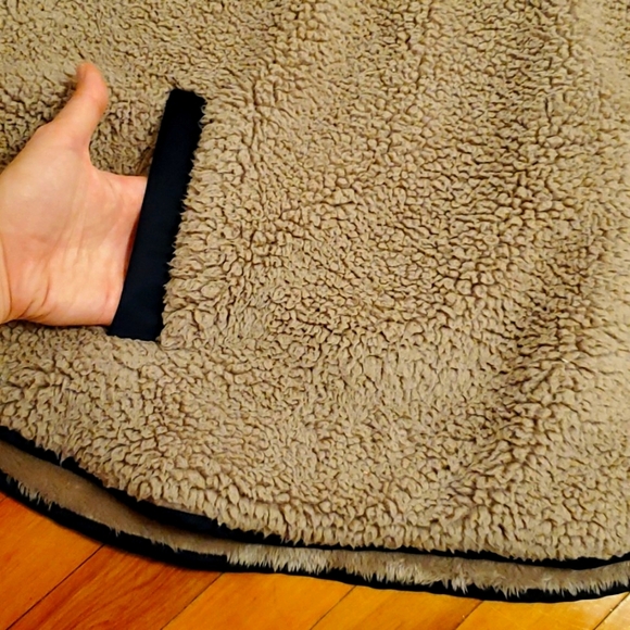 Abercrombie & Fitch light brown teddy half zip pullover sweater. Cozy. Size L. - Picture 5 of 12